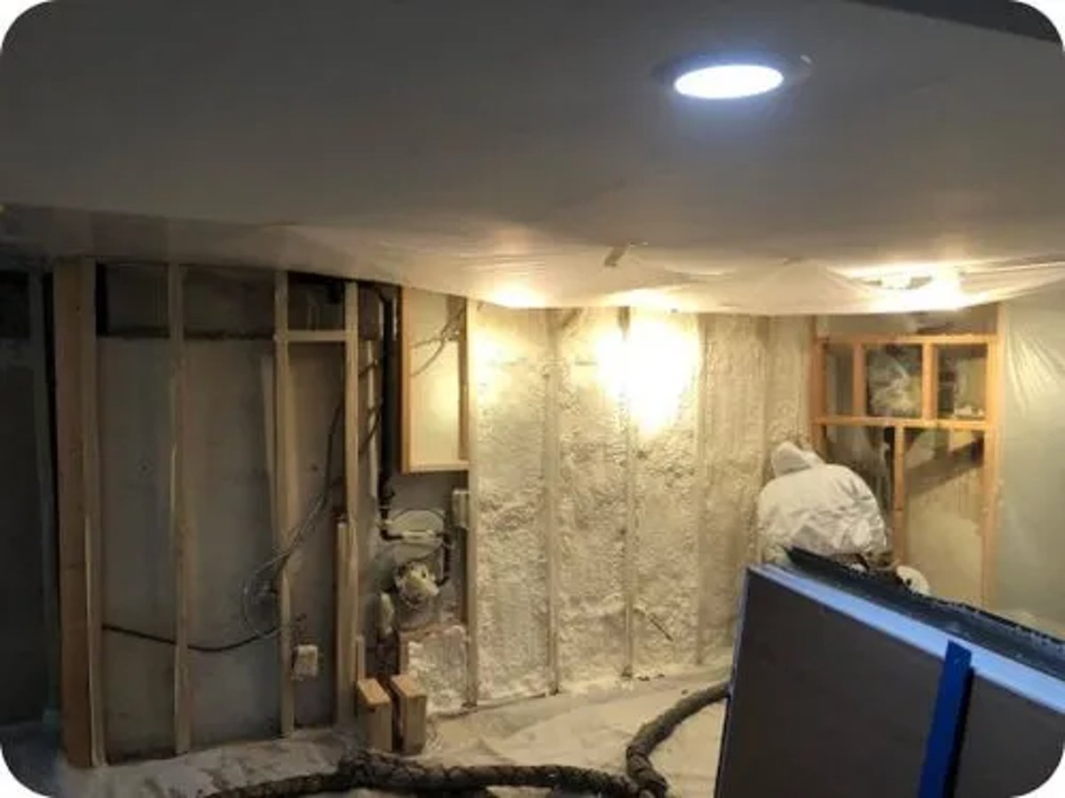 Closed cell spray foam applied