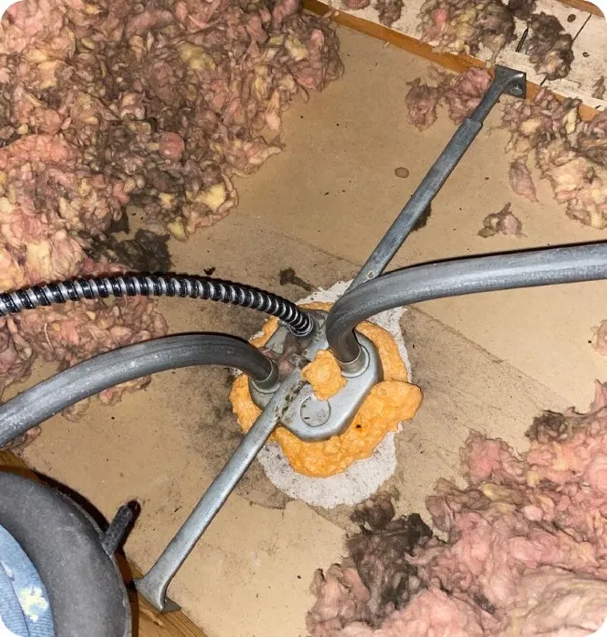 Heat Escapes From The Conditioned Living Space Pressure Barrier - Different Angle