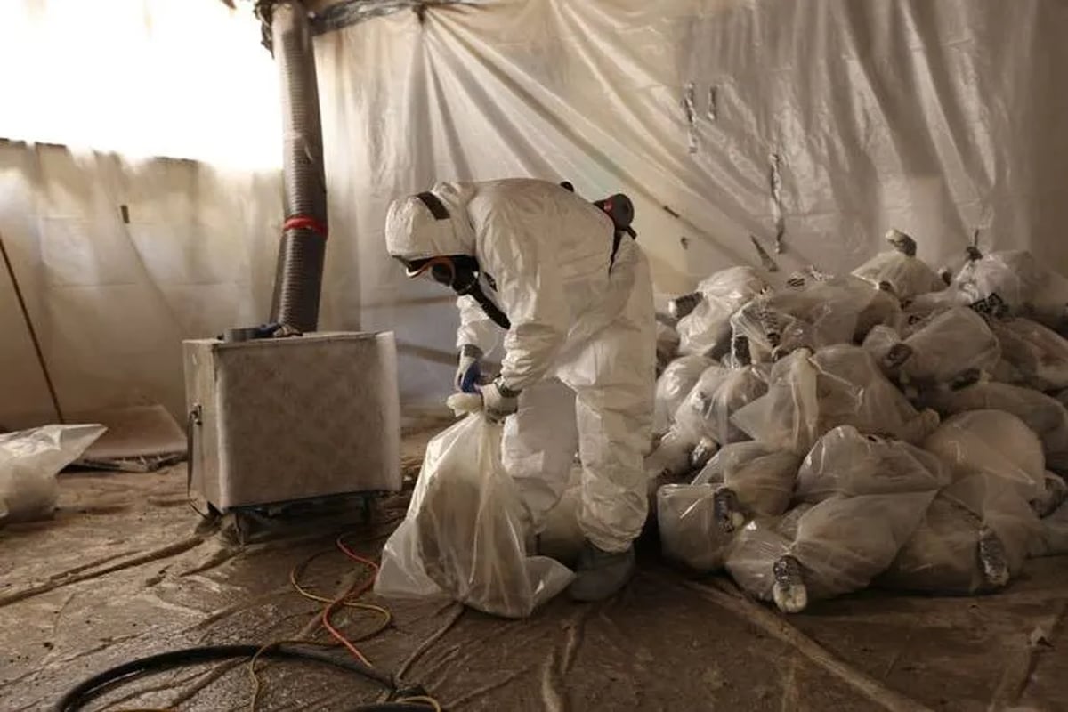 When Should Vermiculite Insulation Be Removed